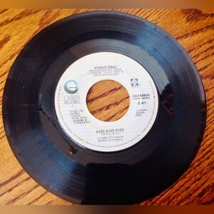 Vinyl 45 RPM Record John Lennon Yoko Ono Kiss Just Like Starting Over Original